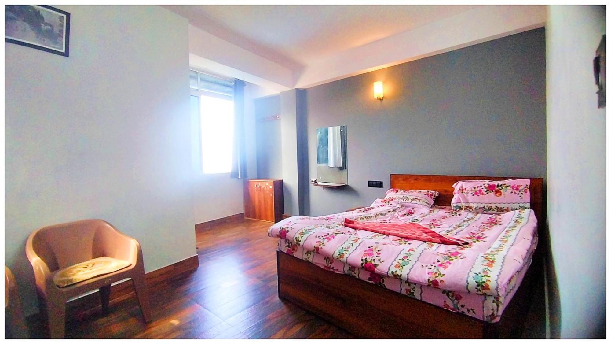 Hotel Premium Pitstop Near Railway Station Best Hotel In Darjeeling Darjeeling  Exteriör bild